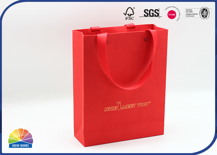 Colore rosso di timbratura di oro Logo Paper Gift Bag Bright per l'imballaggio dei regali di festa