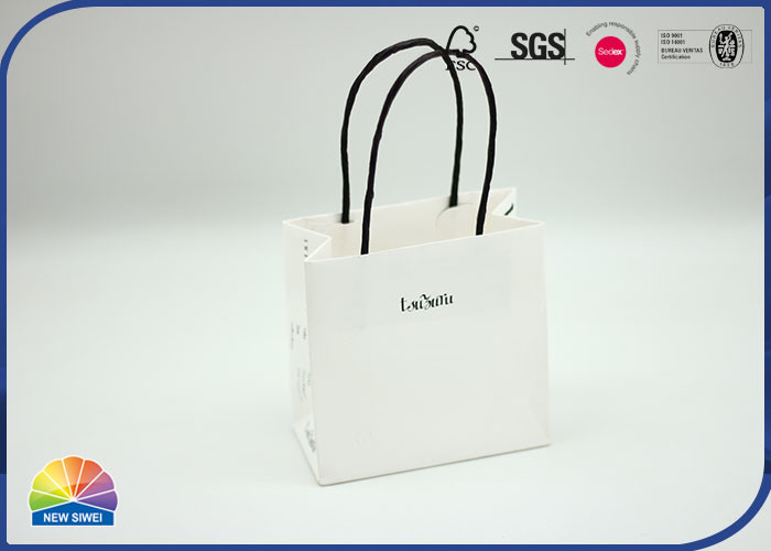 Borsa bianca su misura Matte Varnishing For Shopping di lusso del regalo di carta kraft della maniglia