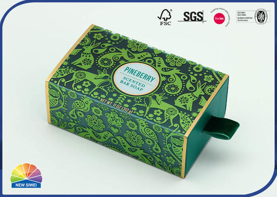 Confezione regalo in carta per cassetti in PET con stampaggio verde con manico floccato